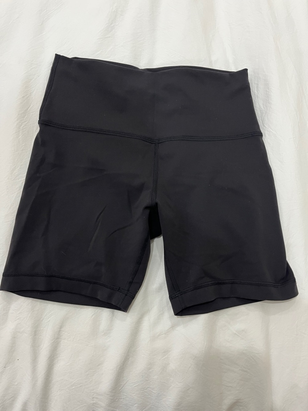Lululemon Wunder Train 6 inch inseam Shorts